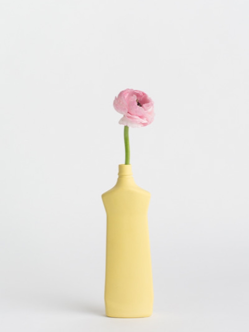Vaas in porselein #1 yellow – Bricks & Blooms